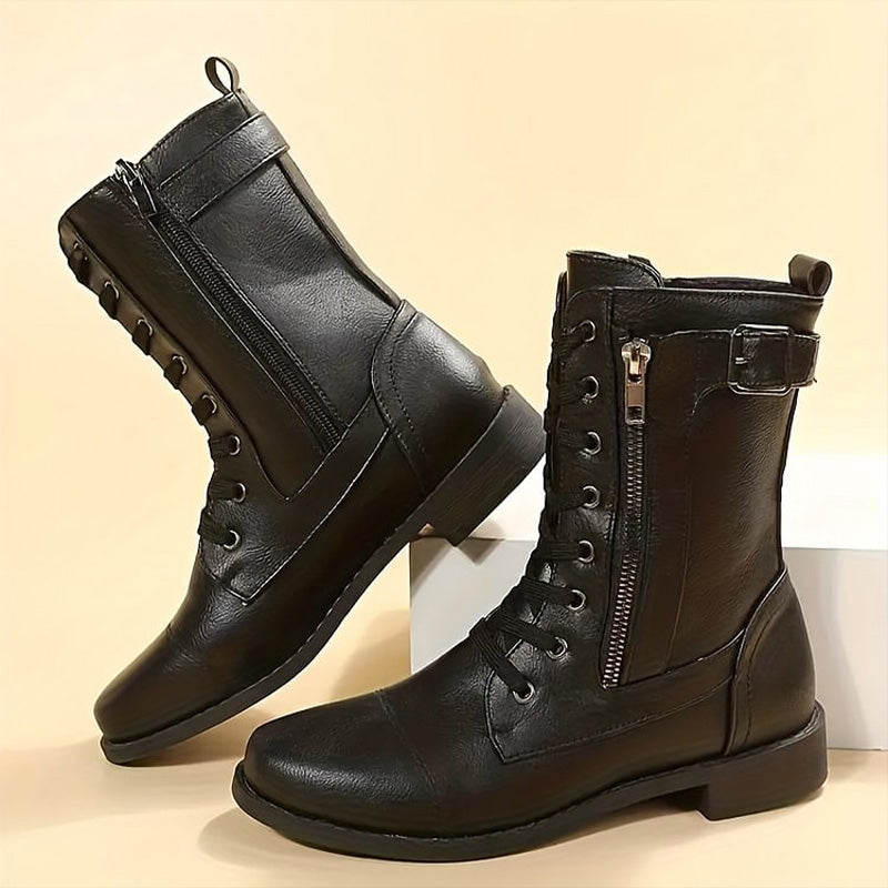 Women's boot with round nose and side zip closure