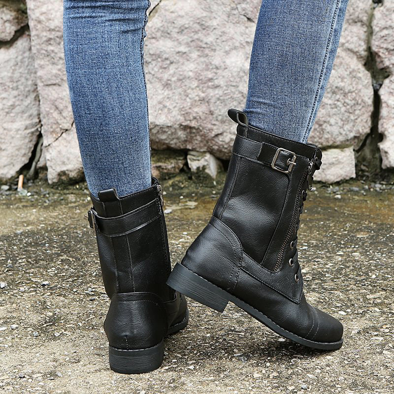 Women's boot with round nose and side zip closure